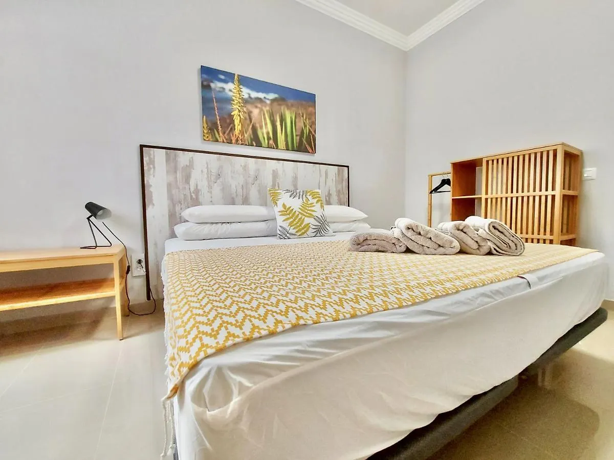 Aromas Suites Apartments 拉克鲁斯
